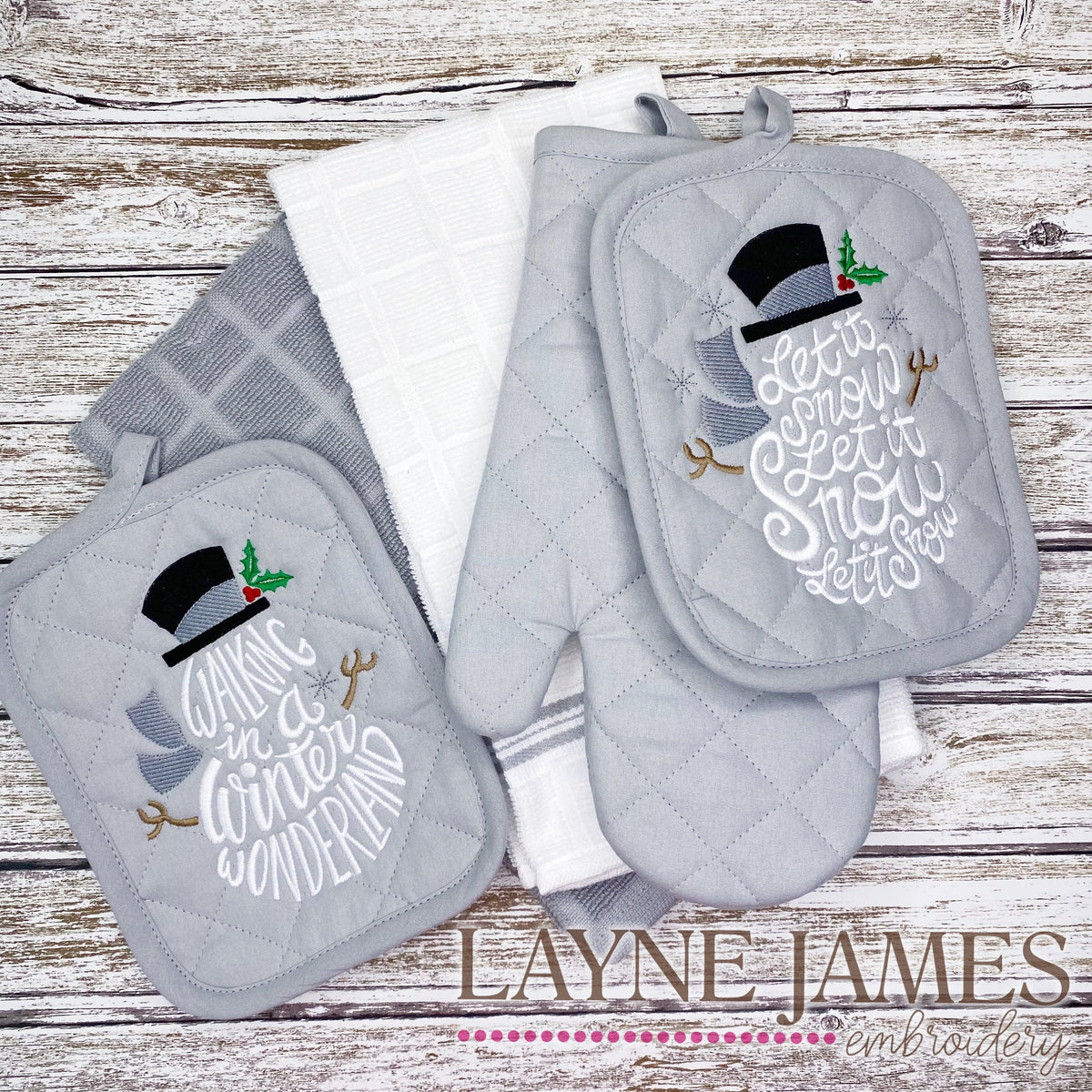 Embroidered Kitchen Set
